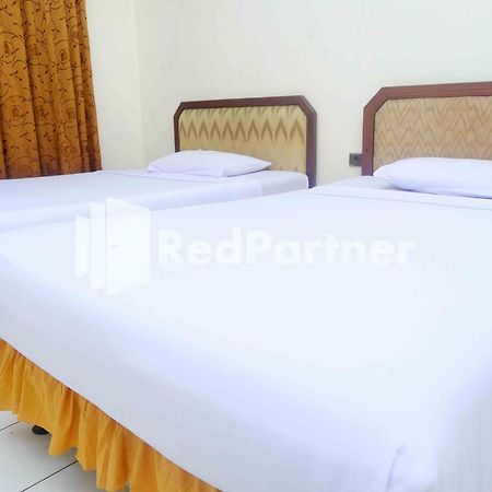 Hotel Transit 1 Makassar Redpartner Luaran gambar