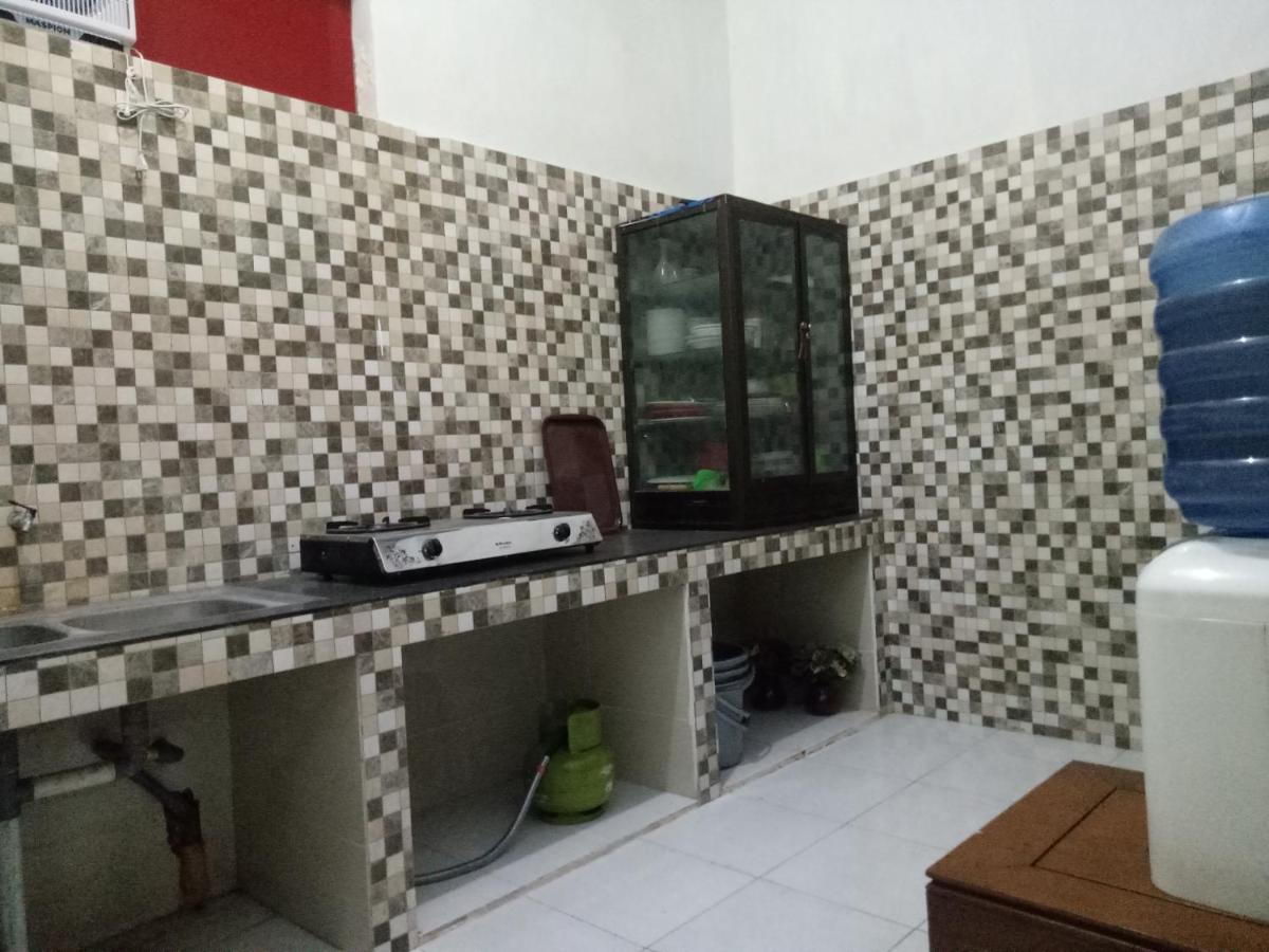 Hotel Transit 1 Makassar Redpartner Luaran gambar