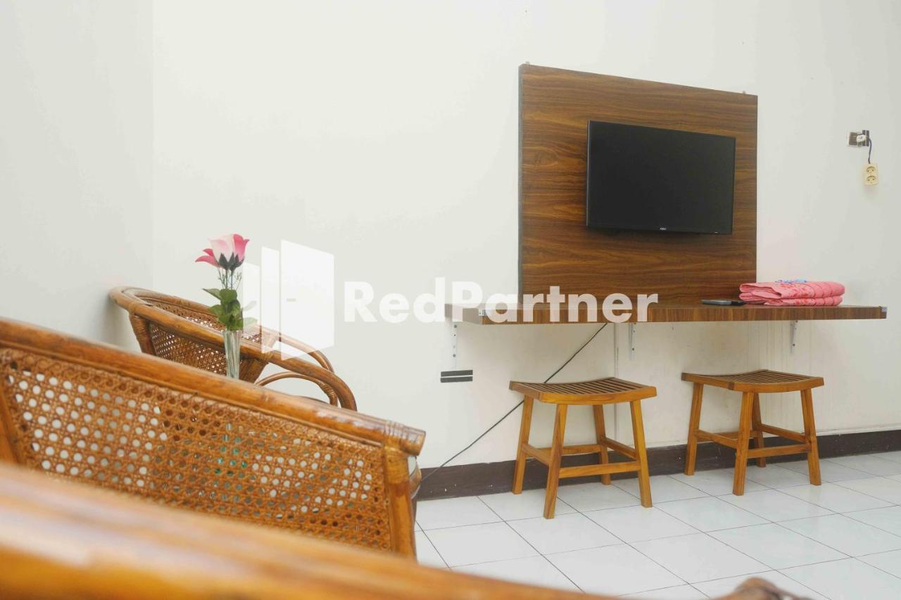 Hotel Transit 1 Makassar Redpartner Luaran gambar