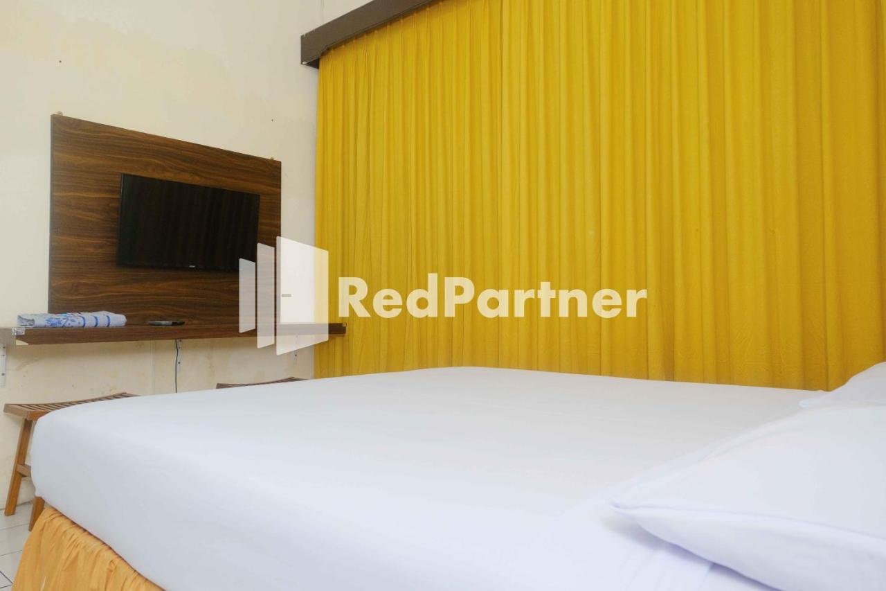 Hotel Transit 1 Makassar Redpartner Luaran gambar