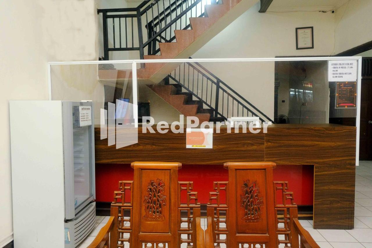 Hotel Transit 1 Makassar Redpartner Luaran gambar