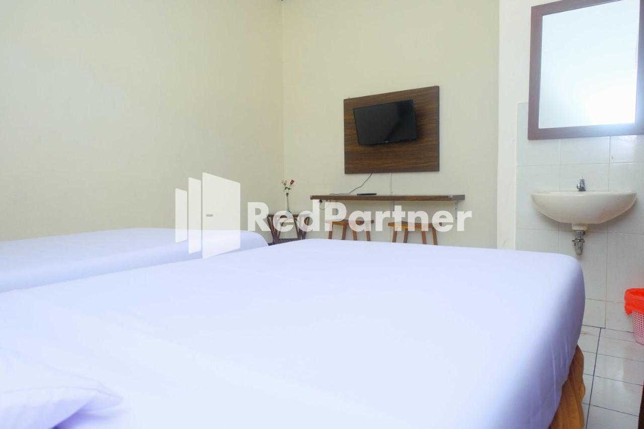 Hotel Transit 1 Makassar Redpartner Luaran gambar