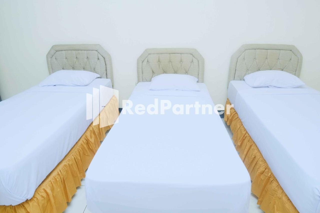 Hotel Transit 1 Makassar Redpartner Luaran gambar